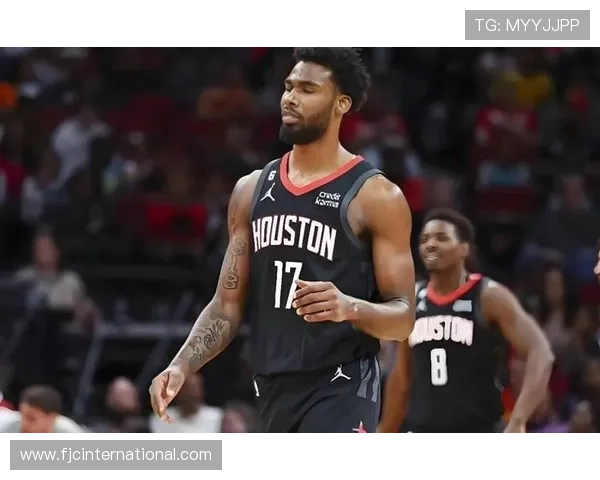 乌度卡强调球队需减少持球时间积极吸引防守创造更多空位机会